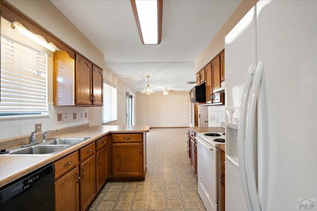 429 E Maher Dr, Pueblo West, CO 81007