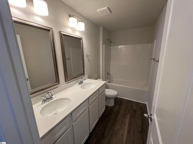 729 Camperdown Way, Spartanburg, SC 29301