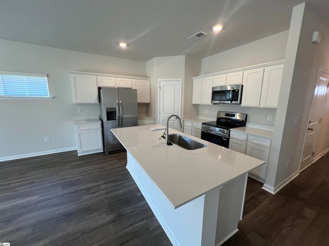 729 Camperdown Way, Spartanburg, SC 29301
