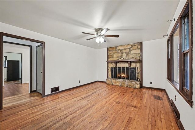 5015 N Chelsea Avenue, Kansas City, MO 64119