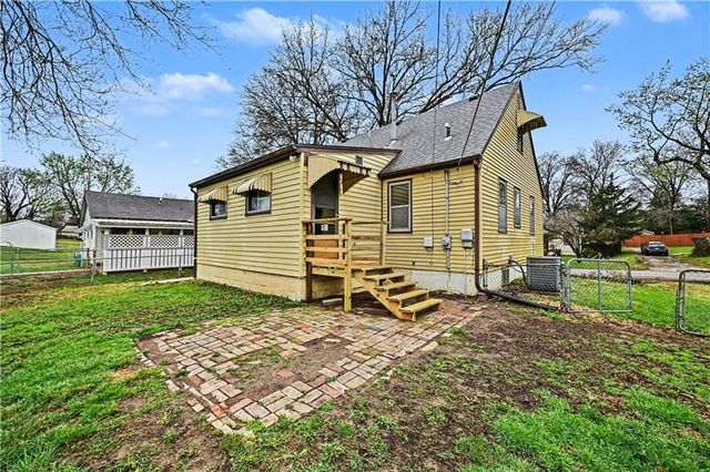 5015 N Chelsea Avenue, Kansas City, MO 64119