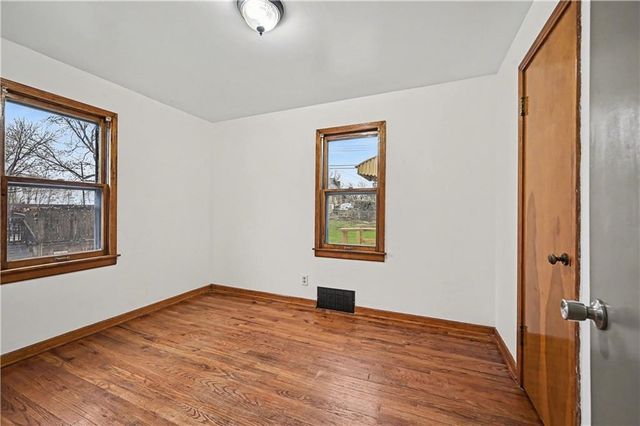 5015 N Chelsea Avenue, Kansas City, MO 64119