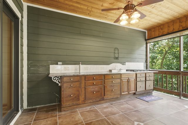 115 Long Point Dr, Rock Island, TN 38581