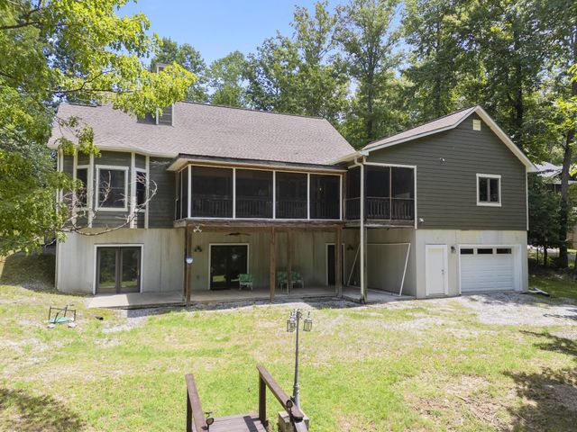 115 Long Point Dr, Rock Island, TN 38581