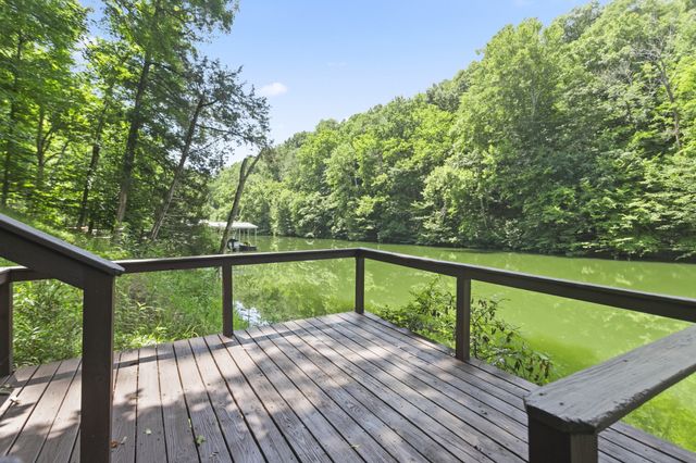 115 Long Point Dr, Rock Island, TN 38581