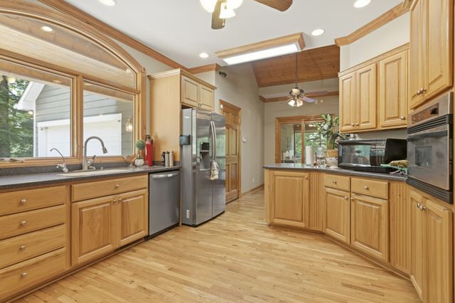 115 Long Point Dr, Rock Island, TN 38581