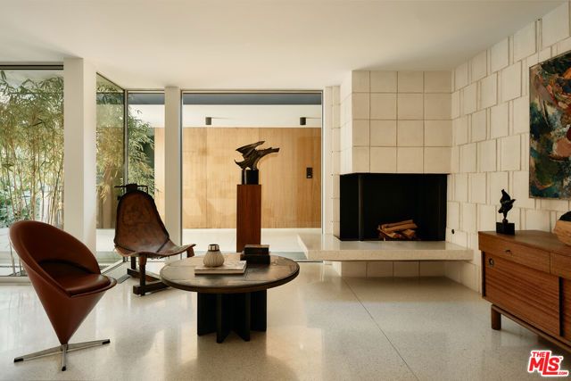 1061 Loma Vista Drive, Beverly Hills, CA 90210