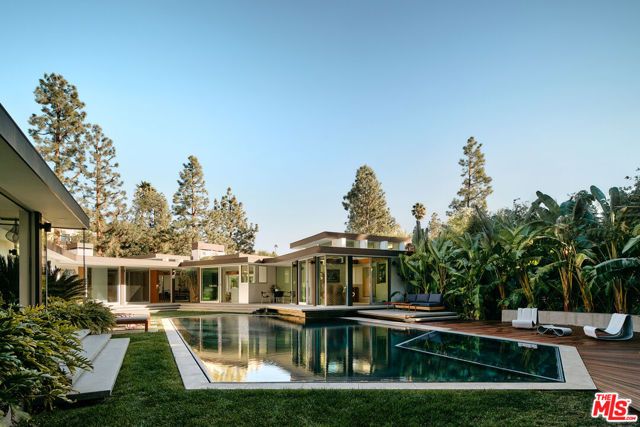 1061 Loma Vista Drive, Beverly Hills, CA 90210