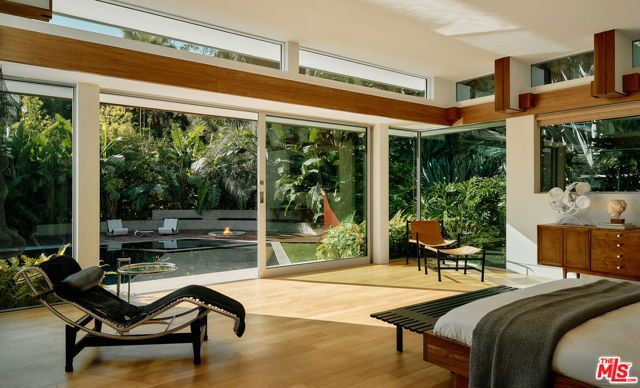 1061 Loma Vista Drive, Beverly Hills, CA 90210
