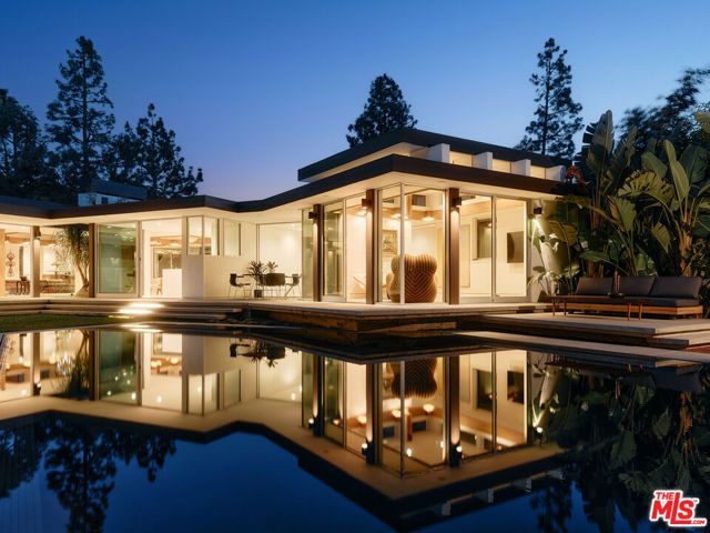 1061 Loma Vista Drive, Beverly Hills, CA 90210