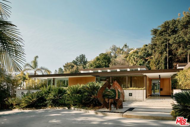 1061 Loma Vista Drive, Beverly Hills, CA 90210