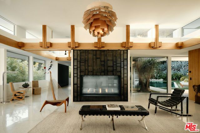 1061 Loma Vista Drive, Beverly Hills, CA 90210