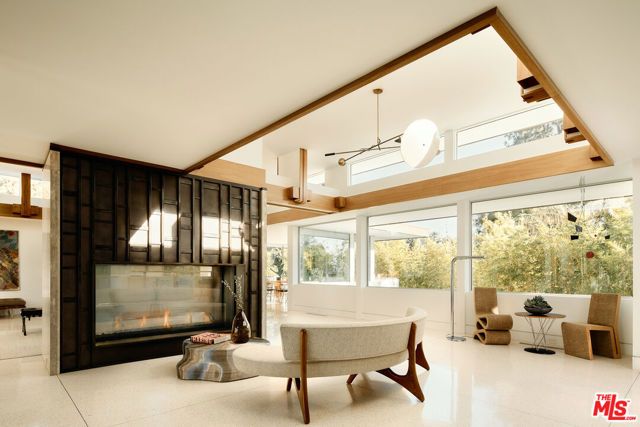 1061 Loma Vista Drive, Beverly Hills, CA 90210