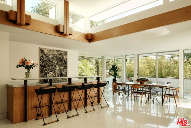 1061 Loma Vista Drive, Beverly Hills, CA 90210