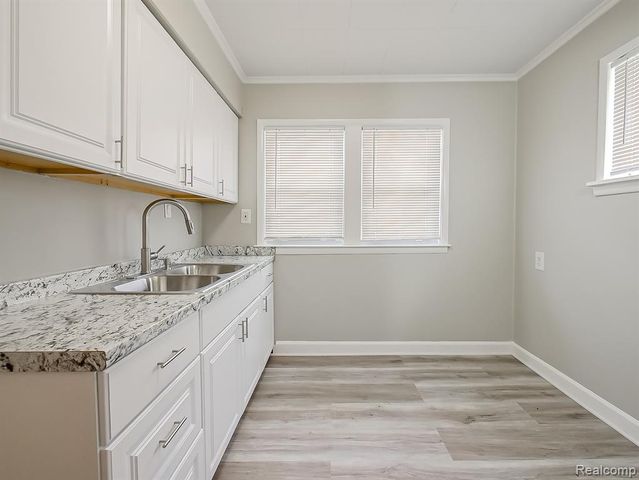 245 S Edith Street, Pontiac, MI 48342