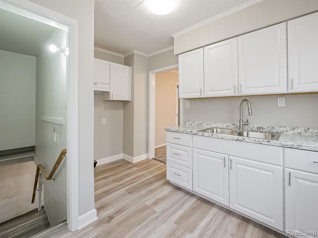 245 S Edith Street, Pontiac, MI 48342