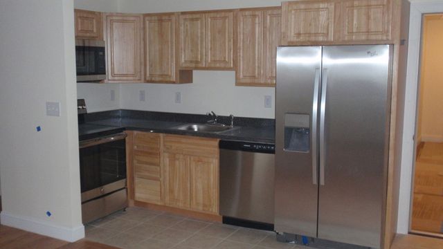 20 West Rosseter St 16, Brockton, MA 02301