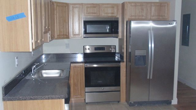 20 West Rosseter St 16, Brockton, MA 02301
