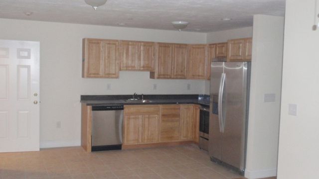 20 West Rosseter St 16, Brockton, MA 02301