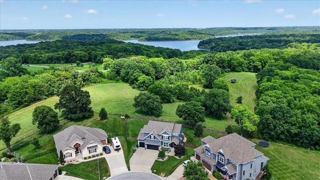 1357 Brandywine Road, Lee's Summit, MO 64064
