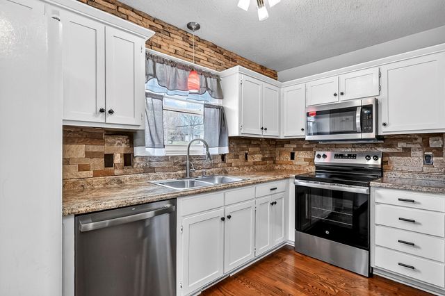 831 Pershing Street, Willard, MO 65781