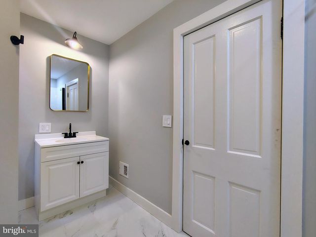 230 S MARKET ST, Frederick, MD 21701