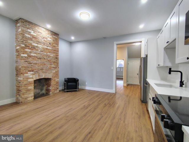 230 S MARKET ST, Frederick, MD 21701