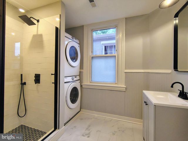 230 S MARKET ST, Frederick, MD 21701