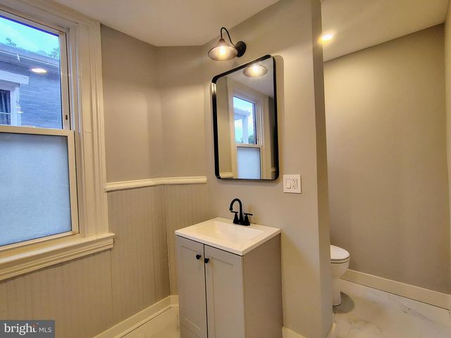 230 S MARKET ST, Frederick, MD 21701