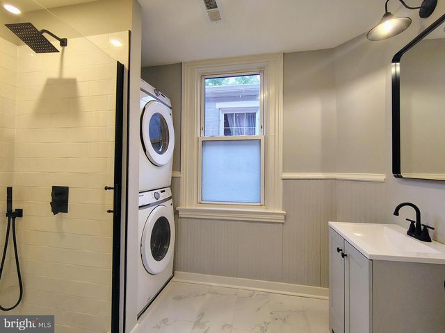 230 S MARKET ST, Frederick, MD 21701