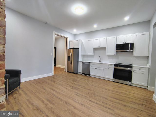 230 S MARKET ST, Frederick, MD 21701