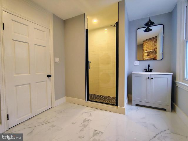 230 S MARKET ST, Frederick, MD 21701