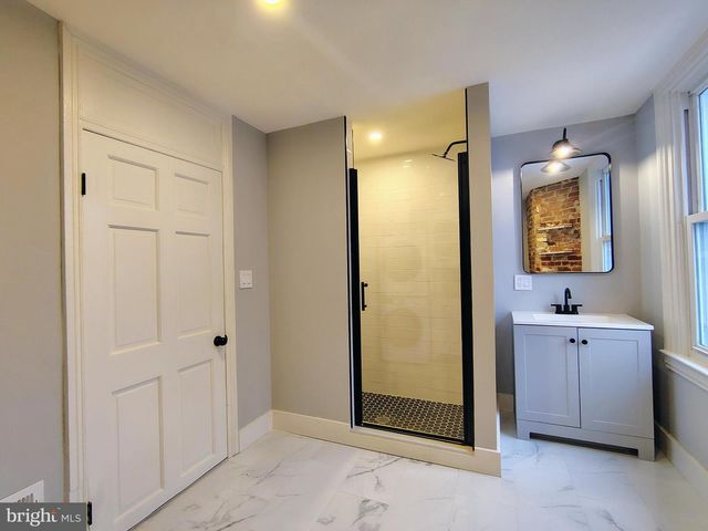 230 S MARKET ST, Frederick, MD 21701