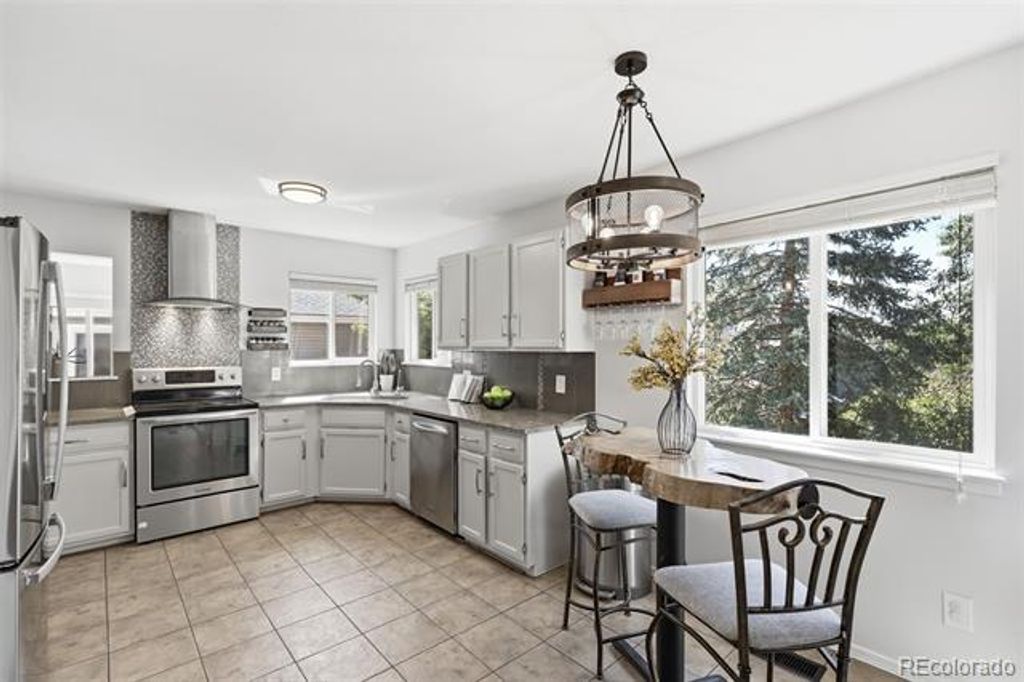 Image 16 of property listing at 9339 Waterford Court, Highlands Ranch, CO 80130