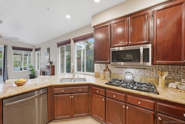 1609 Turnberry Dr, San Marcos, CA 92069