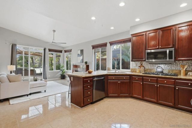 1609 Turnberry Dr, San Marcos, CA 92069
