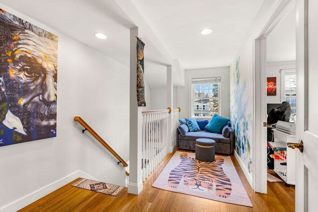 6 Crawford Dr, Woburn, MA 01801