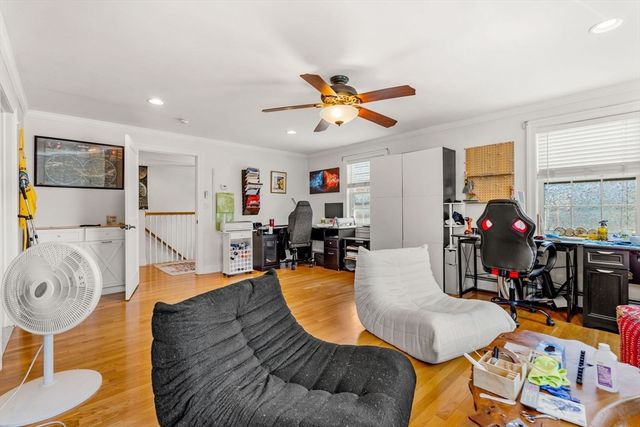 6 Crawford Dr, Woburn, MA 01801