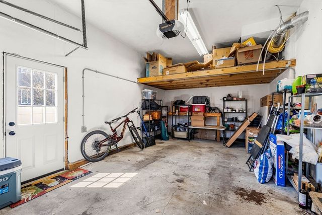 6 Crawford Dr, Woburn, MA 01801