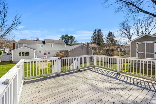 6 Crawford Dr, Woburn, MA 01801