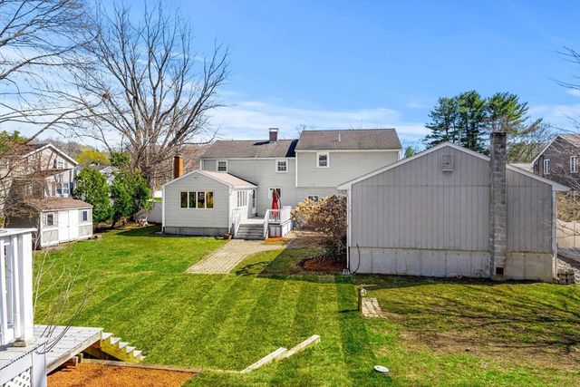 6 Crawford Dr, Woburn, MA 01801