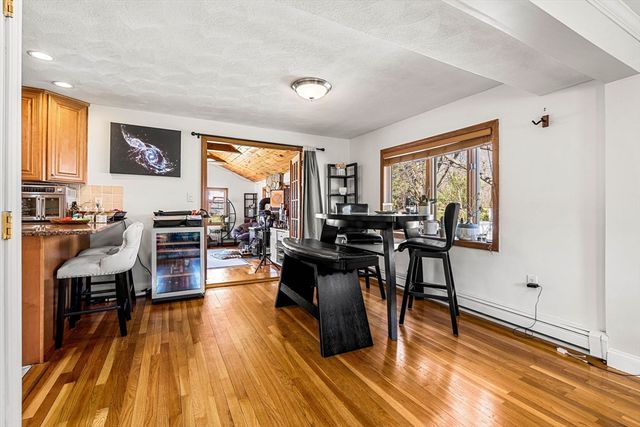 6 Crawford Dr, Woburn, MA 01801