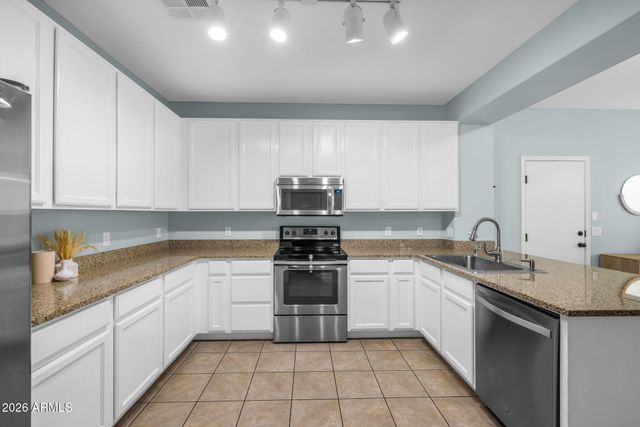 849 S HENRY Lane, Gilbert, AZ 85296