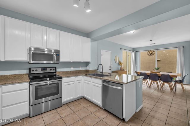 849 S HENRY Lane, Gilbert, AZ 85296