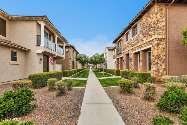 849 S HENRY Lane, Gilbert, AZ 85296