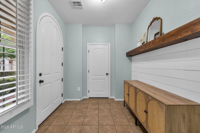 849 S HENRY Lane, Gilbert, AZ 85296