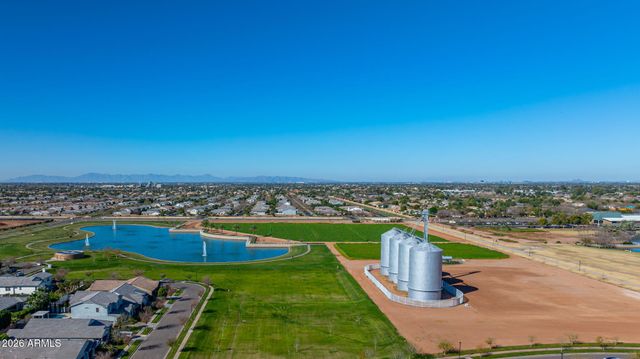 849 S HENRY Lane, Gilbert, AZ 85296