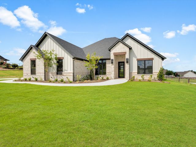 213 Martin Drive, Granbury, TX 76049