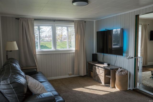 399 S Whitley Street, Columbia City, IN 46725