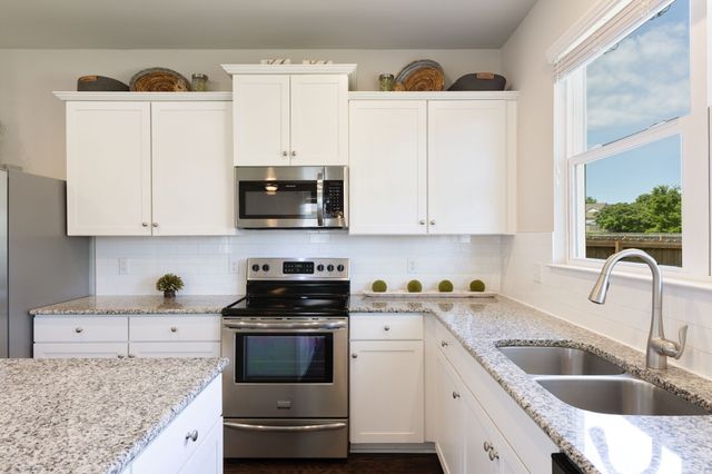 3041 Commonwealth Dr, Spring Hill, TN 37174